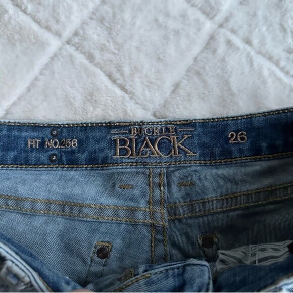 Buckle Black | Fit No. 256 Boyfriend Stretch Short | Size 26 - Picture 9 of 13